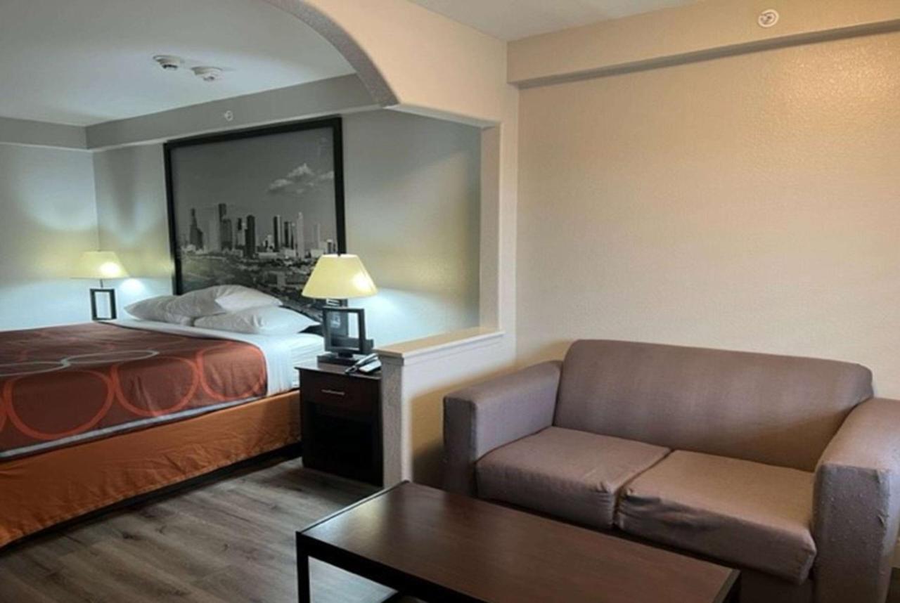 ซูเปอร์ 8 บาย วินด์แฮม เบย์ทาวน์/มอนต์เบลวิว Hotel Mont Belvieu ภายนอก รูปภาพ
